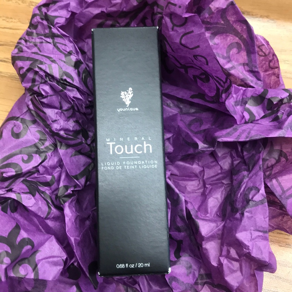 TOUCH MINERAL liquid foundation